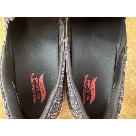 Woman's Shoes SKECHERS Air-Cooled Arch Fit Size 9.5 - Picture 4 of 7